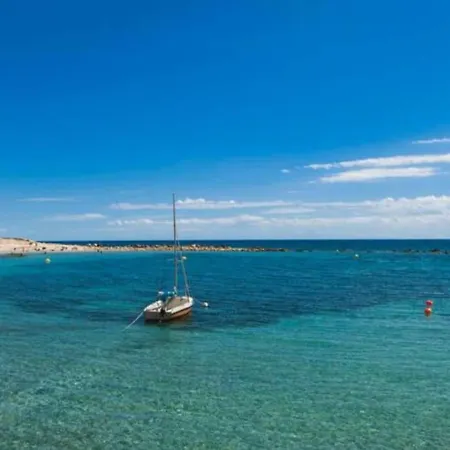 En La Coveta Fuma A 5 Min De La Playa, Primer Piso